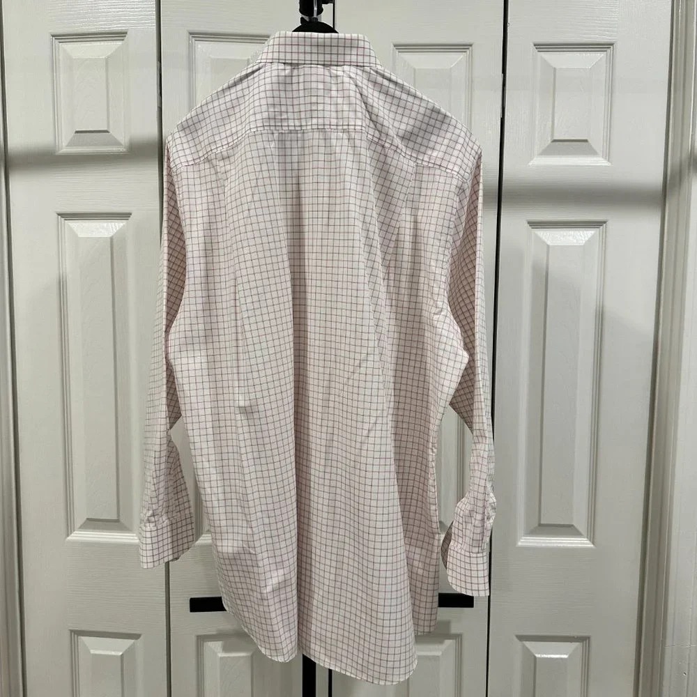 Jos A. Bank Traveler's Collection Spread Collar Tailored Fit Dress Shirt - Picture 4 of 4